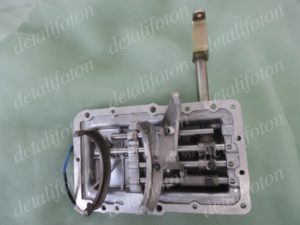 Крышка КПП кулиса в сборе с вилками Фотон(Foton)-1049A 1702011-108K1